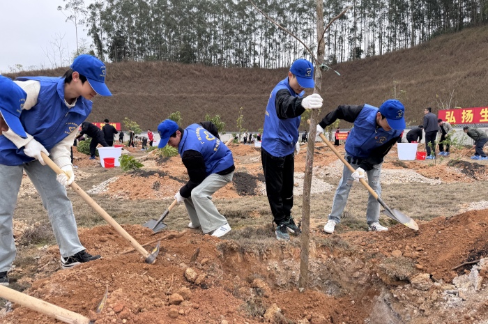 1741918198937059628.jpg 25年植树活动 (2)_副本.jpg