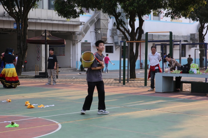 1743133022990054576.jpg 9抛绣球游戏_副本.jpg