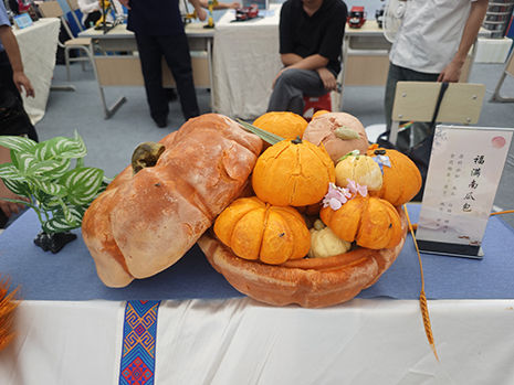 1747381672890097494.jpg 象形面点参展作品:南瓜.jpg