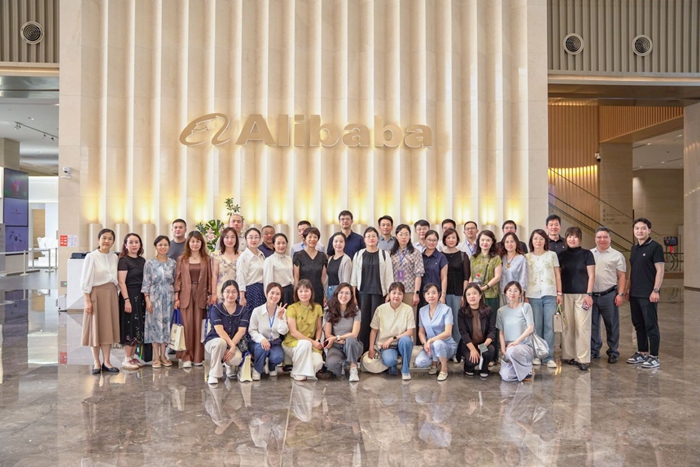 1751272740592043834.jpg 实地调研了阿里巴巴本地生活集团.jpg