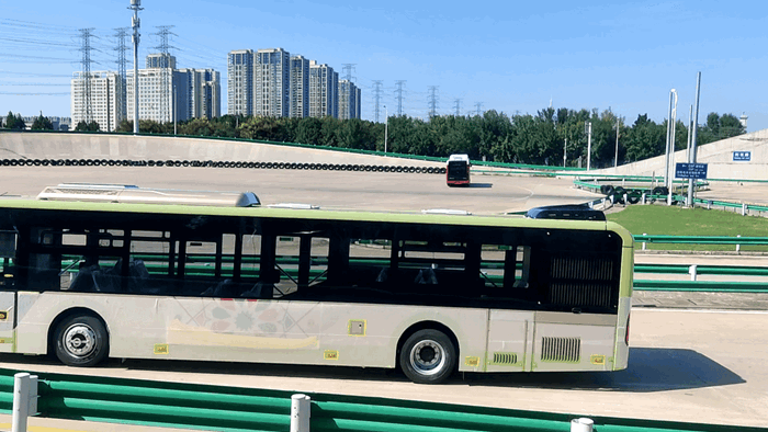 宇通客车高环试车道试验场.gif